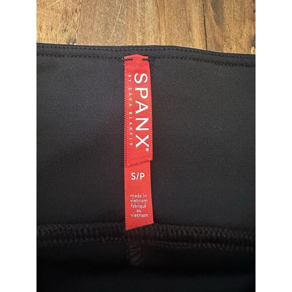 Spanx Faux Leather Leggings Black Tummy Control Shape Wear Size Small Slimming - Picture 3 of 9